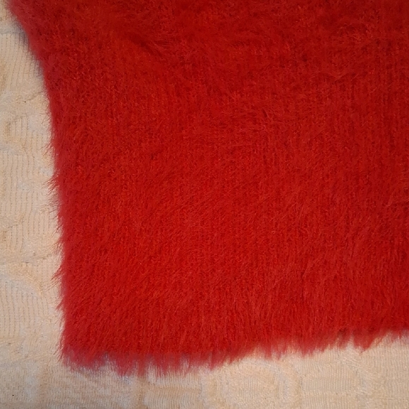 Almost Famous Vibrant Fuscia Fuzzy Knit - Picture 5 of 10